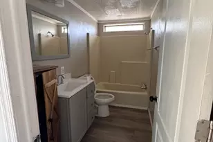 8601 N 71st Ave, Peoria, AZ 85301 - Photo 14