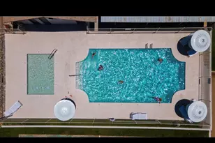 8601 N 71st Ave, Peoria, AZ 85301 - Photo 20