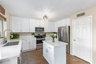 3512 W Calle Lejos, Glendale, AZ 85310 - Photo 2