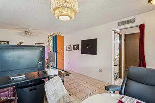 10529 W Wheatridge Dr, Sun City, AZ 85373 - Photo 12