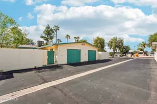 10529 W Wheatridge Dr, Sun City, AZ 85373 - Photo 24