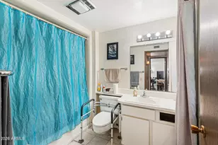 10529 W Wheatridge Dr, Sun City, AZ 85373 - Photo 20