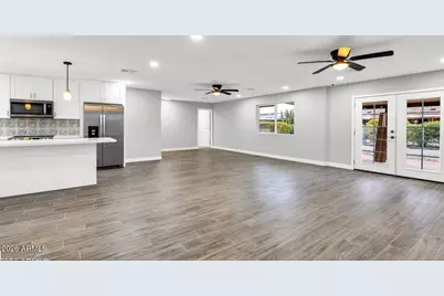 10602 W Cumberland Drive, Sun City, AZ 85351 - Photo 4