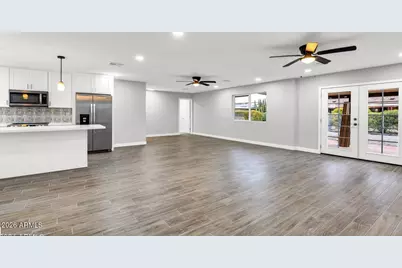 10602 W Cumberland Drive, Sun City, AZ 85351 - Photo 4