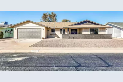 10602 W Cumberland Drive, Sun City, AZ 85351 - Photo 2