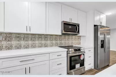 10602 W Cumberland Drive, Sun City, AZ 85351 - Photo 12