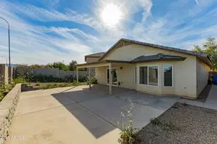 5623 S 27th Dr, Phoenix, AZ 85041 - Photo 32