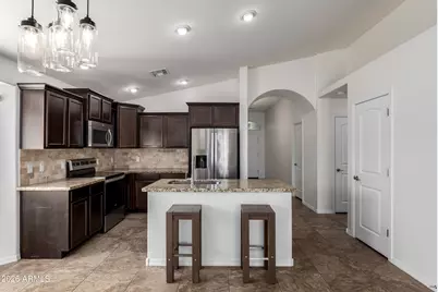 5623 S 27th Drive, Phoenix, AZ 85041 - Photo 12