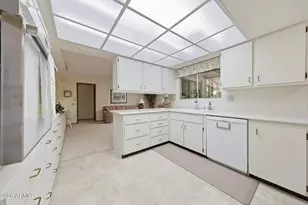 9413 W Spanish Moss Ln, Sun City, AZ 85373 - Photo 10