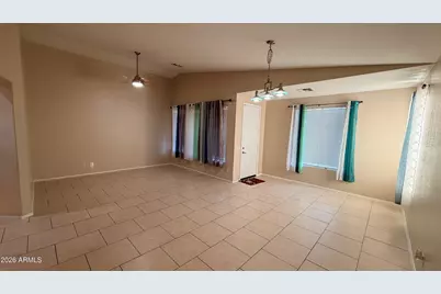 10894 W Davis Lane, Avondale, AZ 85323 - Photo 4
