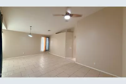 10894 W Davis Lane, Avondale, AZ 85323 - Photo 6