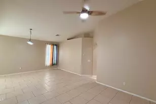 10894 W Davis Ln, Avondale, AZ 85323 - Photo 6