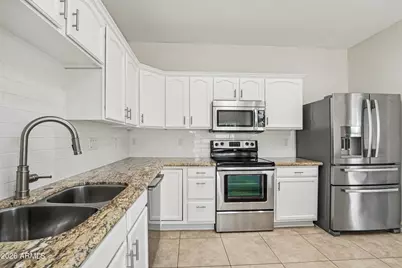 9056 W Port Royale Lane, Peoria, AZ 85381 - Photo 14