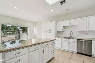 9056 W Port Royale Lane, Peoria, AZ 85381 - Photo 14