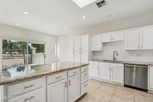 9056 W Port Royale Ln, Peoria, AZ 85381 - Photo 14