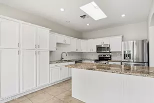 9056 W Port Royale Ln, Peoria, AZ 85381 - Photo 12