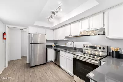 3033 N 37th Street #1, Phoenix, AZ 85018 - Photo 6