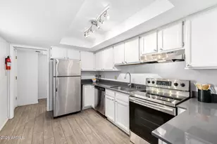 3033 N 37th St, Phoenix, AZ 85018 - Photo 6