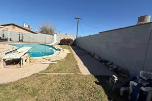 8219 W Piccadilly Rd, Phoenix, AZ 85033 - Photo 36