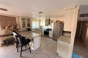 8219 W Piccadilly Rd, Phoenix, AZ 85033 - Photo 4