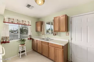 9011 S Calle Batoua, Guadalupe, AZ 85283 - Photo 12