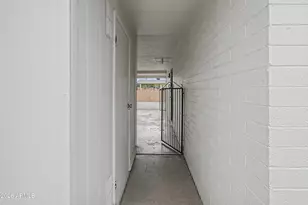 1129 N Wedgewood Cir, Mesa, AZ 85203 - Photo 30