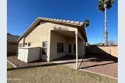 12813 W Palm Lane, Avondale, AZ 85392 - Photo 10