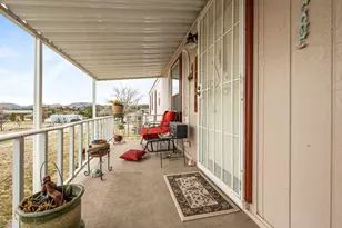 18420 S Frontier Rd, Peeples Valley, AZ 86332 - Photo 22