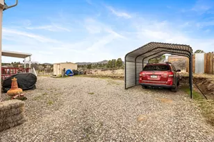 18420 S Frontier Rd, Peeples Valley, AZ 86332 - Photo 8