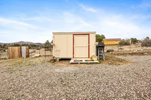 18420 S Frontier Rd, Peeples Valley, AZ 86332 - Photo 8