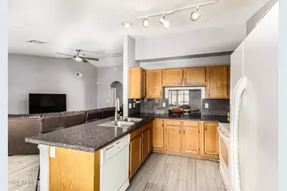 8851 W Keim Drive, Glendale, AZ 85305 - Photo 16