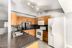 8851 W Keim Dr, Glendale, AZ 85305 - Photo 14