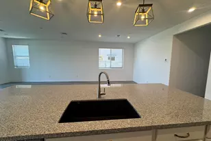 13392 W Eagle Feather Rd, Peoria, AZ 85383 - Photo 10