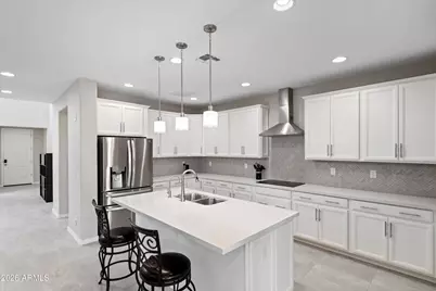 8926 W Denton Lane, Glendale, AZ 85305 - Photo 10