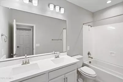 8926 W Denton Lane, Glendale, AZ 85305 - Photo 34
