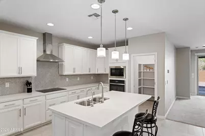 8926 W Denton Lane, Glendale, AZ 85305 - Photo 2