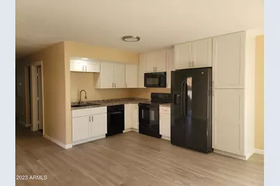 532 W 9th Street #Apt 101, Mesa, AZ 85201 - Photo 2