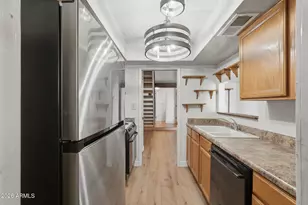 4530 E Rhonda Dr, Phoenix, AZ 85018 - Photo 10