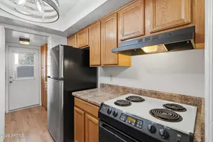 4530 E Rhonda Dr, Phoenix, AZ 85018 - Photo 8