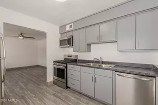 10002 N 18th Ave, Phoenix, AZ 85021 - Photo 8