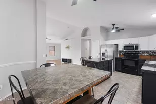 936 E Montoya Ln, Phoenix, AZ 85024 - Photo 22