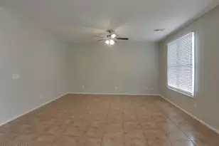 2323 E Grenadine Rd, Phoenix, AZ 85040 - Photo 2