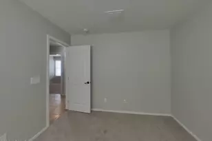 2323 E Grenadine Rd, Phoenix, AZ 85040 - Photo 12