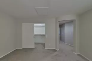 2323 E Grenadine Rd, Phoenix, AZ 85040 - Photo 8