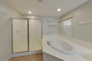 2323 E Grenadine Rd, Phoenix, AZ 85040 - Photo 10