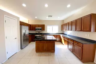 18236 N Jameson Dr, Maricopa, AZ 85138 - Photo 2