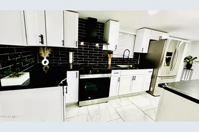 3301 E Palm Lane E, Phoenix, AZ 85008 - Photo 4