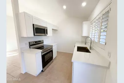 3035 W Ross Avenue, Phoenix, AZ 85027 - Photo 2