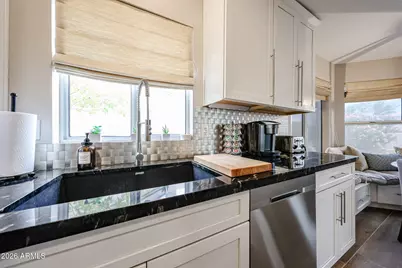 8379 W Utopia Road, Peoria, AZ 85382 - Photo 10