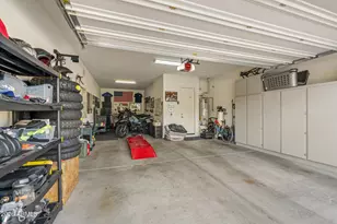 909 W Spur Dr, Phoenix, AZ 85085 - Photo 40